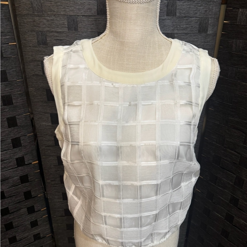 Vintage Bar III White Textured Sleeveless Blouse